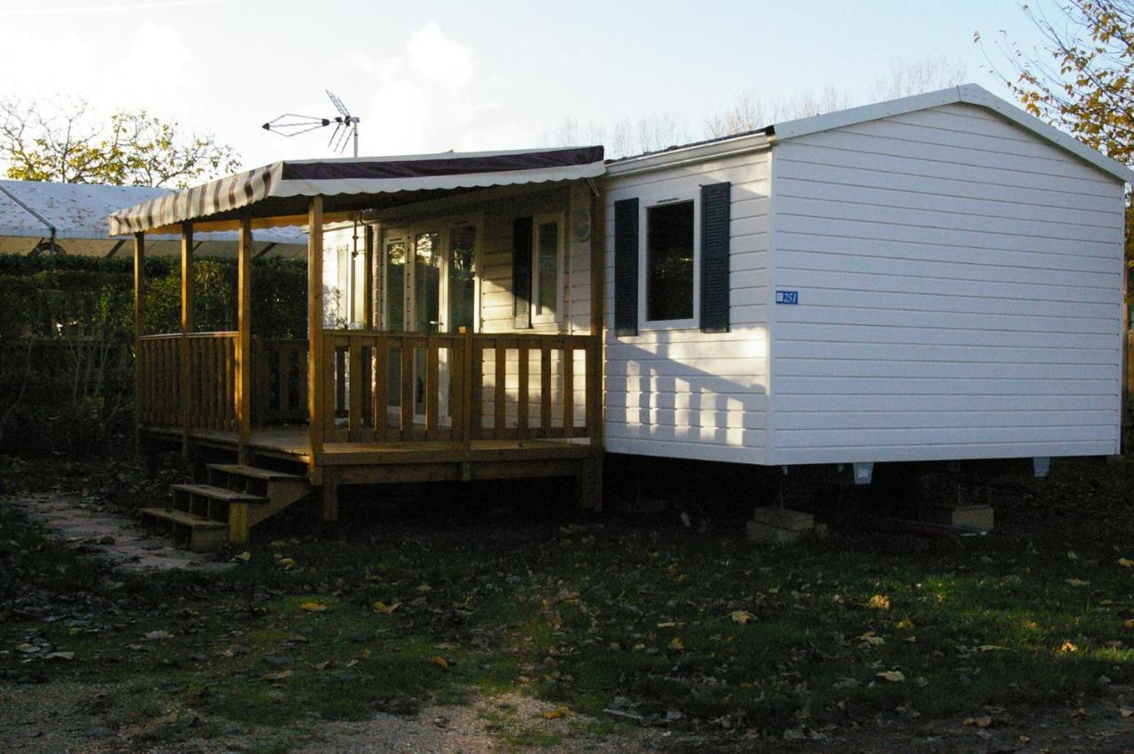 Mhvacances Louent Plusieurs Mobilhomes Dans Camping 4 Etoiles Proche Chateaux Et Zoo Beauval Onzain Luaran gambar